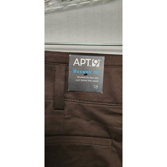 Apt. 9  Maxwell Fit  Bermuda Brown Short Size 18 NWT - Picture 4 of 5